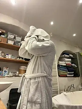 Snapshot of morfeoX chatting on March 22, 5:20 pm morfeoX online show from March 22, 5:20 pm