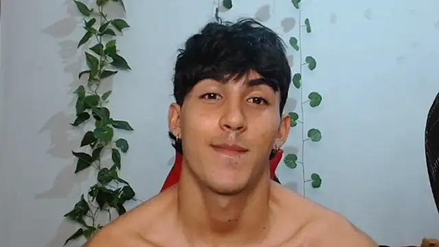 neithanzynxx online show from February 23, 7:25 pm