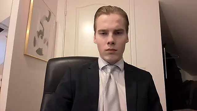 Alexander Royce online show from February 15, 3:39 pm