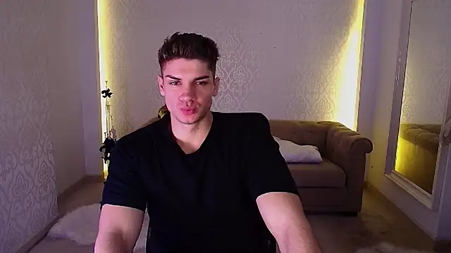 MaxKaiden online show from November 24, 6:25 am