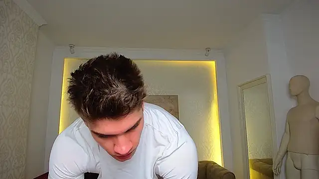 MaxKaiden online show from October 12, 5:12 am