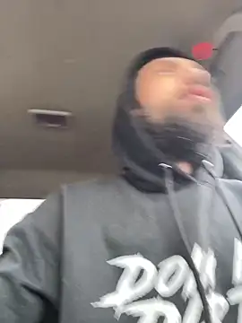 QueenM3 online show from November 15, 5:15 pm