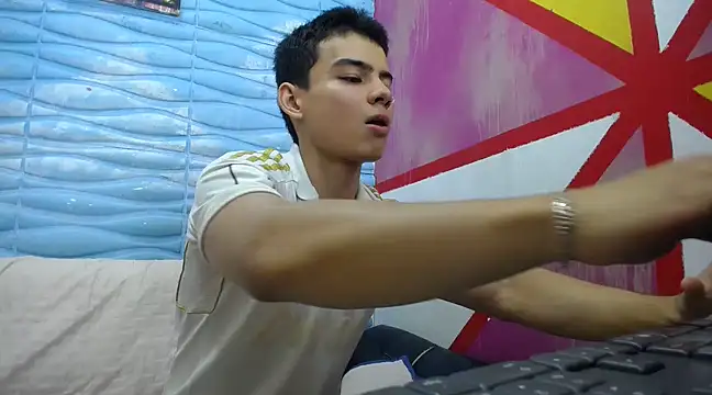 seigfried0 online show from February 25, 7:03 pm