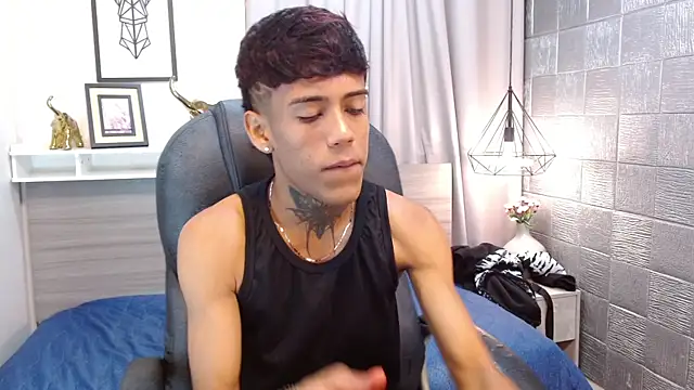 RyanKing19 online show from October 29, 3:42 am