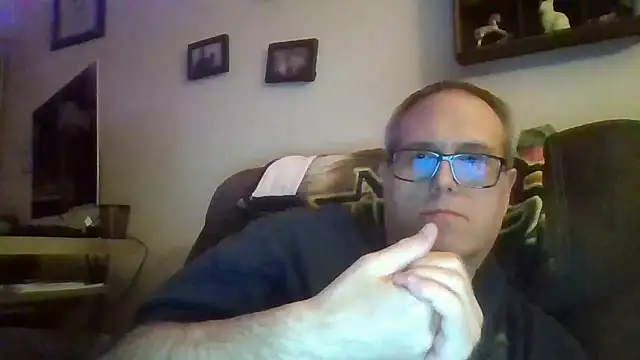 Snapshot of Smallone327 chatting on September 27, 3:48 am Smallone327 online show from September 27, 3:48 am