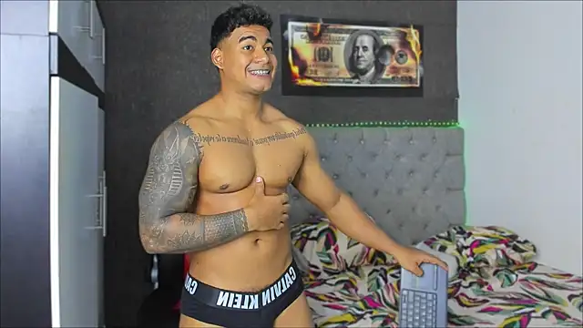 luigi hot  online show from December 4, 8:16 pm