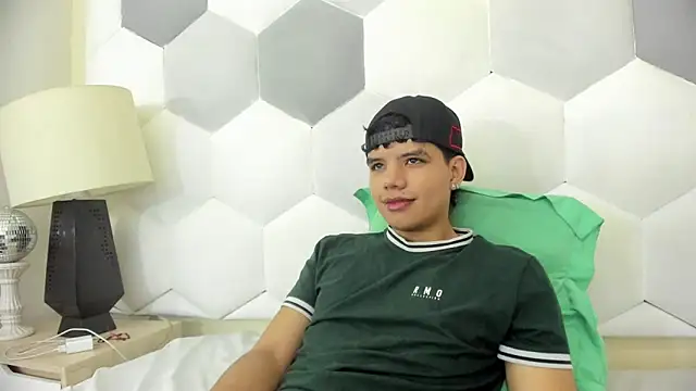 Snapshot of Axel_Forte chatting on October 22, 1:37 pm Axel Forte online show from October 22, 1:37 pm