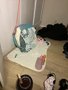 femboybandi online show from January 13, 1:43 am