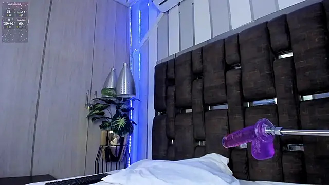 ValentinoMoreti online show from September 26, 2:26 pm