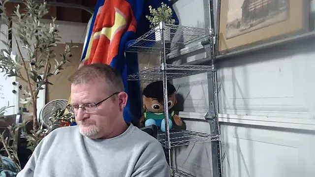 Randomoldguy615 online show from March 2, 12:42 am