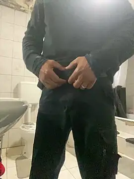 rogerdik76 online show from April 18, 6:37 am