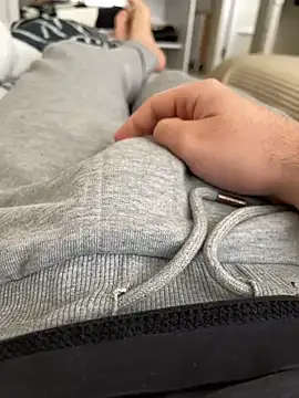 hardsikicix online show from February 24, 9:43 am