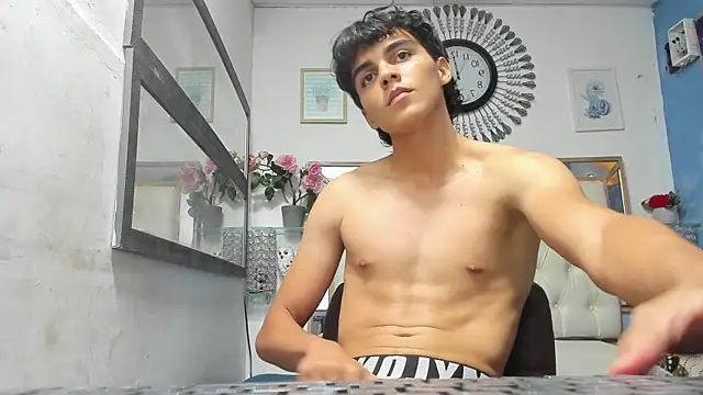Snapshot of heiker_ chatting on March 16, 1:17 am heiker  online show from March 16, 1:17 am