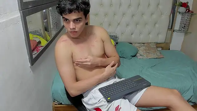 Snapshot of heiker_ chatting on October 13, 3:56 am heiker  online show from October 13, 3:56 am
