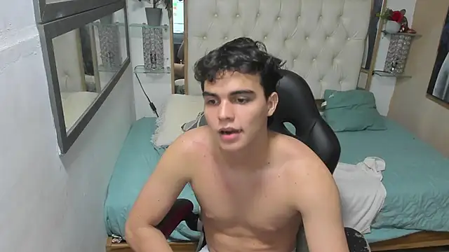 Snapshot of heiker_ chatting on September 29, 3:16 am heiker  online show from September 29, 3:16 am