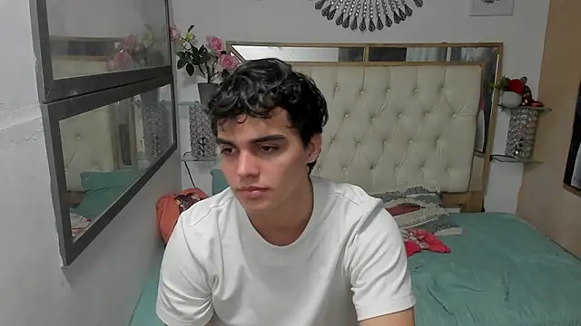 Snapshot of heiker_ chatting on October 21, 4:48 am heiker  online show from October 21, 4:48 am