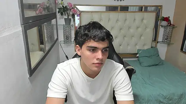 Snapshot of heiker_ chatting on September 25, 2:54 am heiker  online show from September 25, 2:54 am