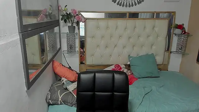 Snapshot of heiker_ chatting on October 8, 3:11 am heiker  online show from October 8, 3:11 am