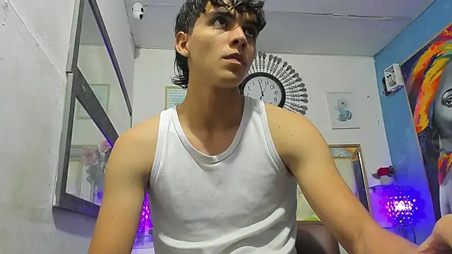 Snapshot of heiker_ chatting on March 19, 2:16 am heiker  online show from March 19, 2:16 am