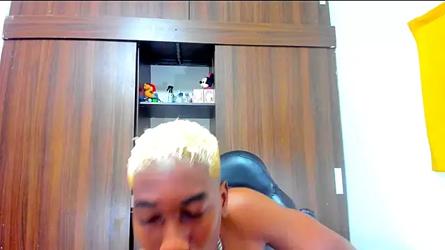 Dreamastercum  online show from December 15, 10:51 pm