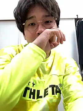 Snapshot of waka3232 chatting on October 24, 2:57 am waka3232 online show from October 24, 2:57 am