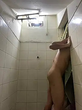 Snapshot of Monkey_uchiha777 chatting on March 18, 12:39 pm Monkey uchiha777 online show from March 18, 12:39 pm