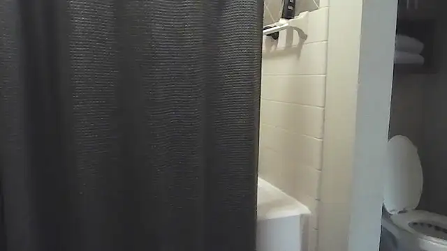 Snapshot of whowantsacreampie chatting on October 7, 2:32 pm whowantsacreampie online show from October 7, 2:32 pm