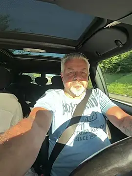 Berg Boy online show from July 4, 5:43 am