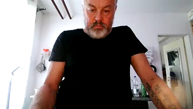 Berg Boy online show from November 30, 9:00 am