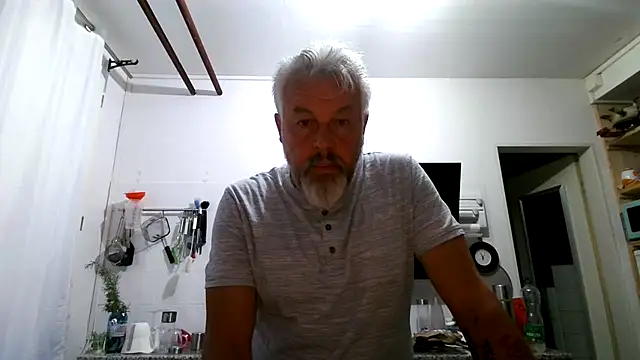 Berg Boy online show from April 30, 3:57 am