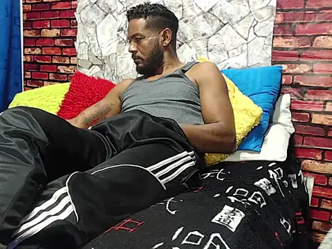 BladeFoxxx1 online show from July 11, 3:52 am