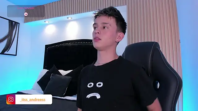 LiamWildx20 online show from July 7, 4:34 am