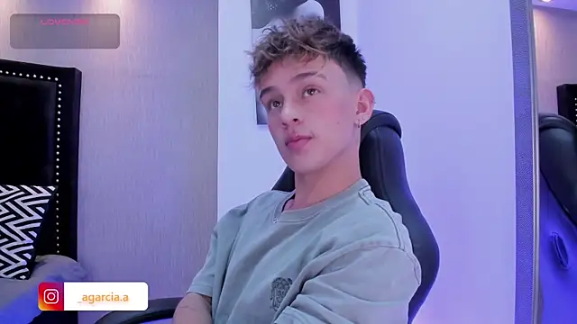 LiamWildx20 online show from April 8, 4:13 am