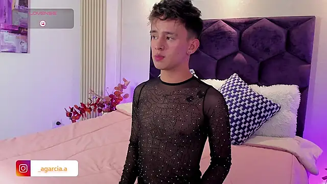 LiamWildx20 online show from June 16, 4:48 am