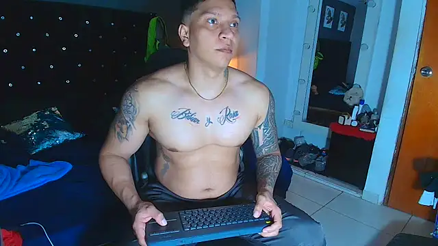 ethan dalton  online show from November 20, 4:34 am