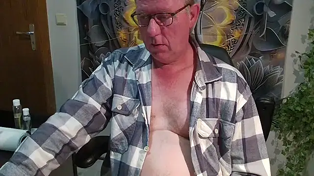 JamesBauer online show from November 8, 4:48 am