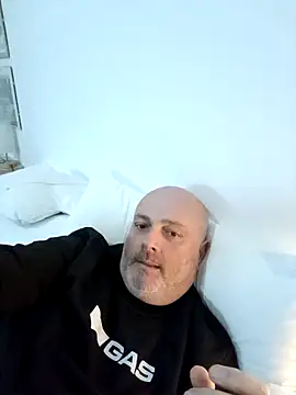 Alexis Bull online show from February 28, 5:34 pm