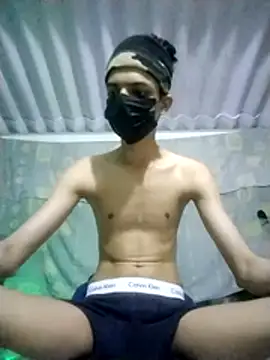 HannanKhan25 online show from March 3, 7:10 pm