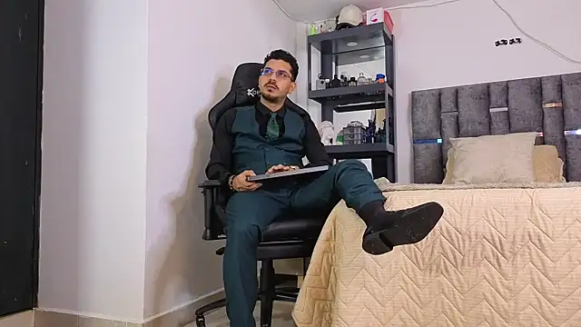 samuelcoopeer online show from March 31, 7:59 pm