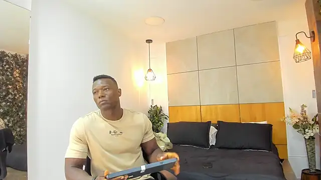 MarcusBlack  online show from January 8, 12:43 pm