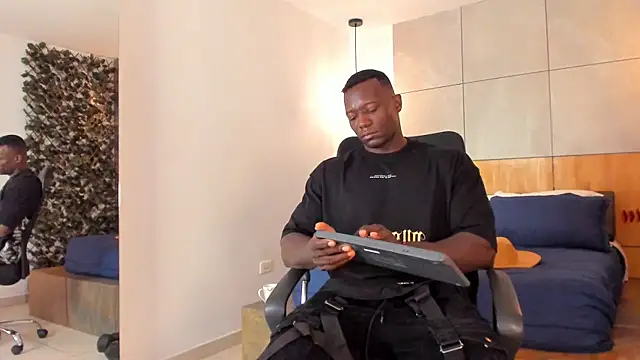 MarcusBlack  online show from July 28, 12:12 pm