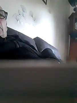 Vince072 online show from October 2, 5:55 am