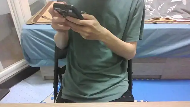 yzy 22 fun online show from May 3, 3:04 pm
