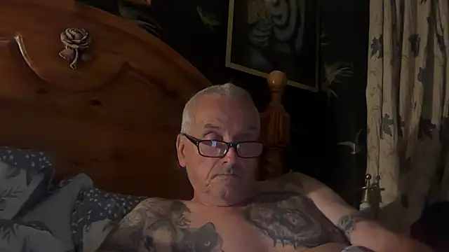 poggles online show from September 9, 8:30 pm