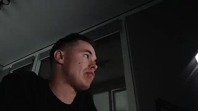 Snapshot of FreddyBredi chatting on October 24, 1:57 pm FreddyBredi online show from October 24, 1:57 pm