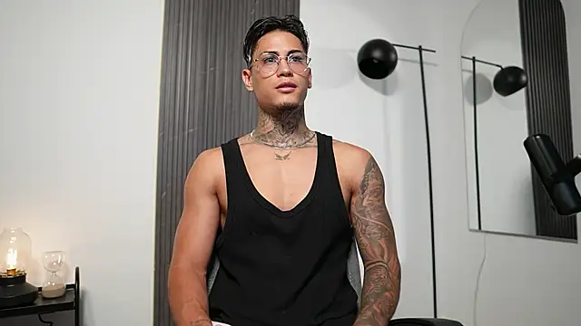 Snapshot of AxelVilla_ chatting on September 24, 8:51 pm AxelVilla  online show from September 24, 8:51 pm