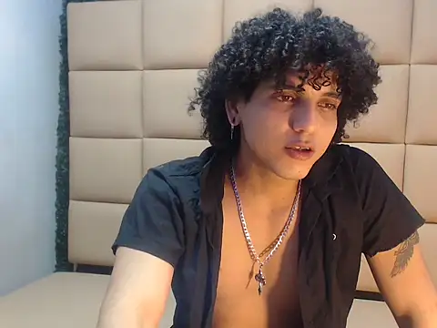 Xfire boy69 online show from September 26, 2:26 pm