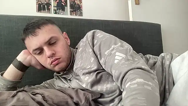 b1ofrida  online show from June 21, 1:44 am