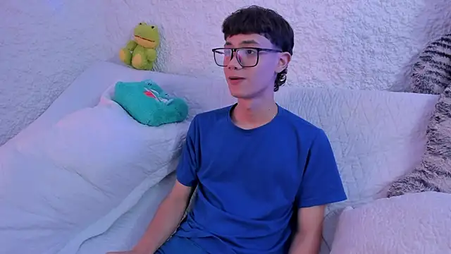 Snapshot of thiago_kinghot chatting on September 26, 1:42 pm thiago kinghot online show from September 26, 1:42 pm