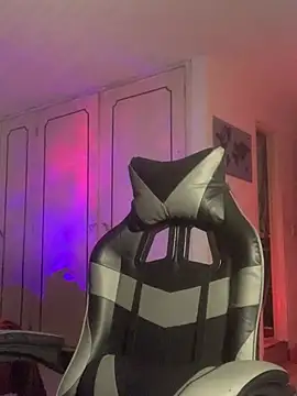 malek xarx  online show from February 18, 4:54 am